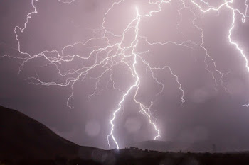 Photo d’éclairs durant un orage.