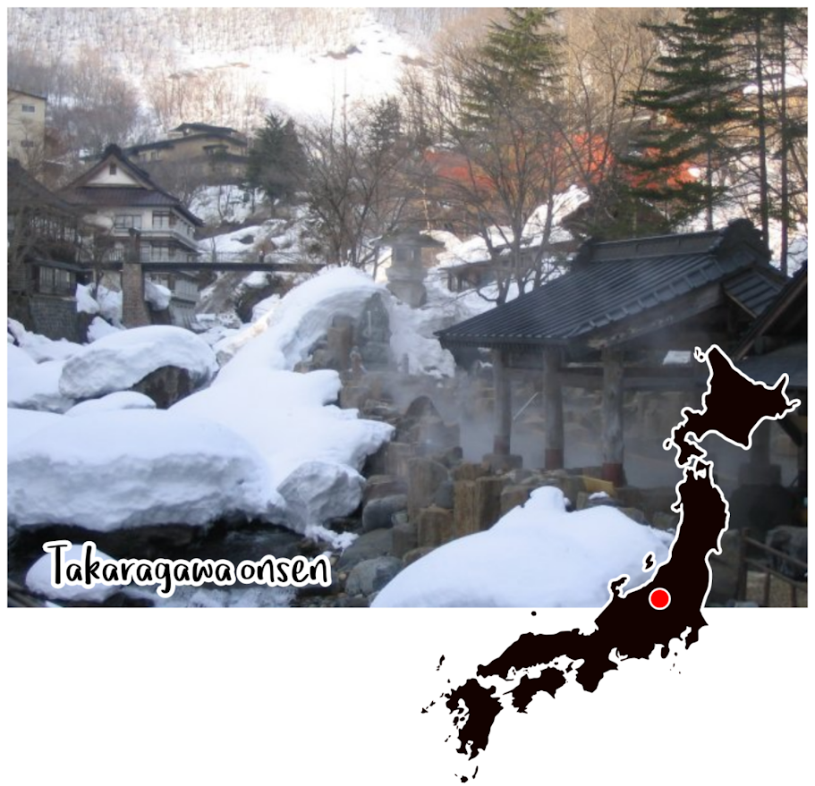 Photo d’un onsen dans les montagnes, avec de la neige tout autour du bain fumant