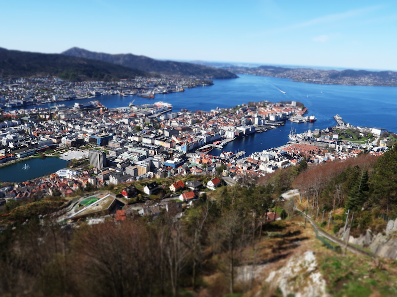 Vue du fjord et de Bergen depuis le belvédère.