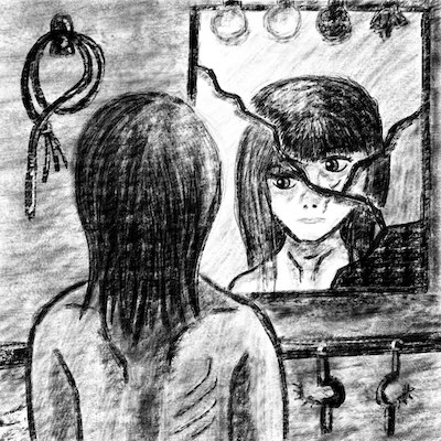 Une personne marquée de cicatrice se regarde dans un miroir brisé, dans une pièce où il y a des instruments de torture.