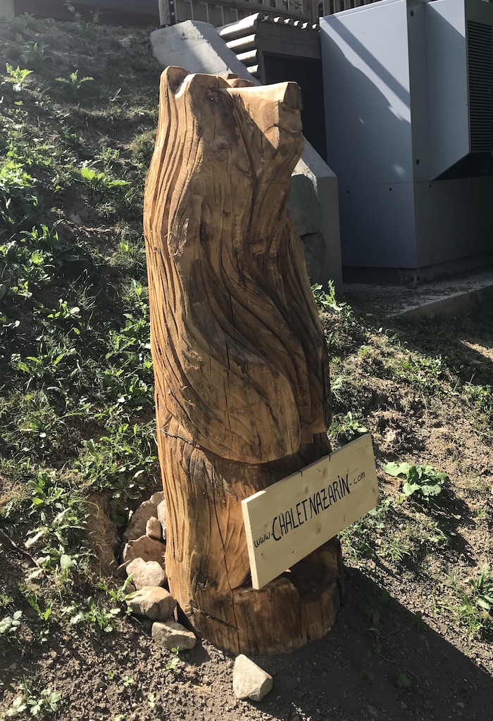 Ours sculpté en bois.