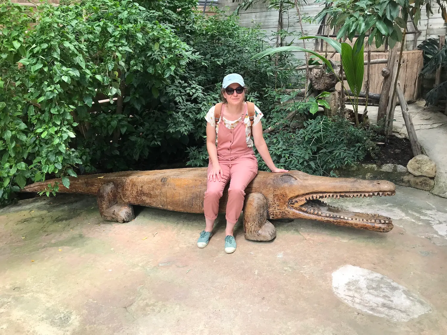 Moi sur le banc croco.