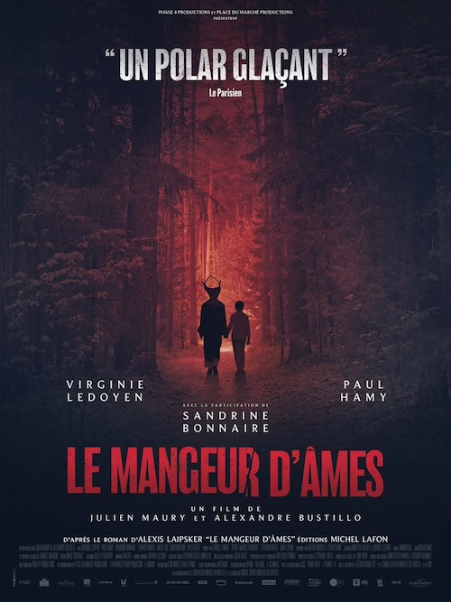 Affiche du film représentant une forêt aux teintes rougeoyantes avec les silhouettes d’un monstre et d’un enfant.