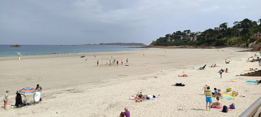 La plage.