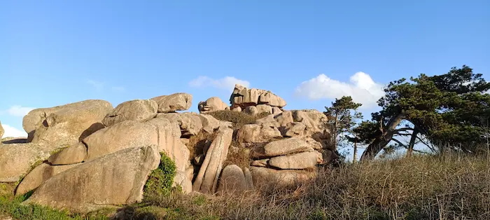 Vue sur les rochers.