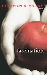 Couverture du tome 1 de la saga représentant une pomme dans deux mains en coupe.